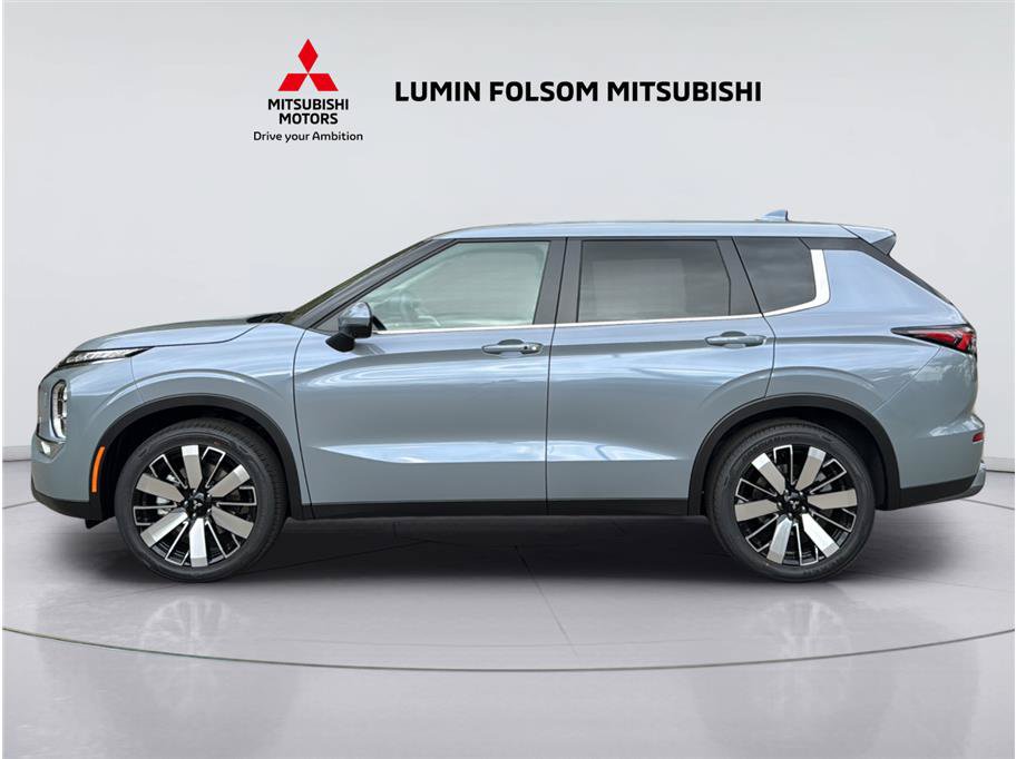 New 2026 Mitsubishi Outlander SE AWD/4WD image 2