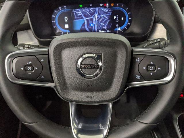 Used 2024 Volvo XC40 B5 Core image 10