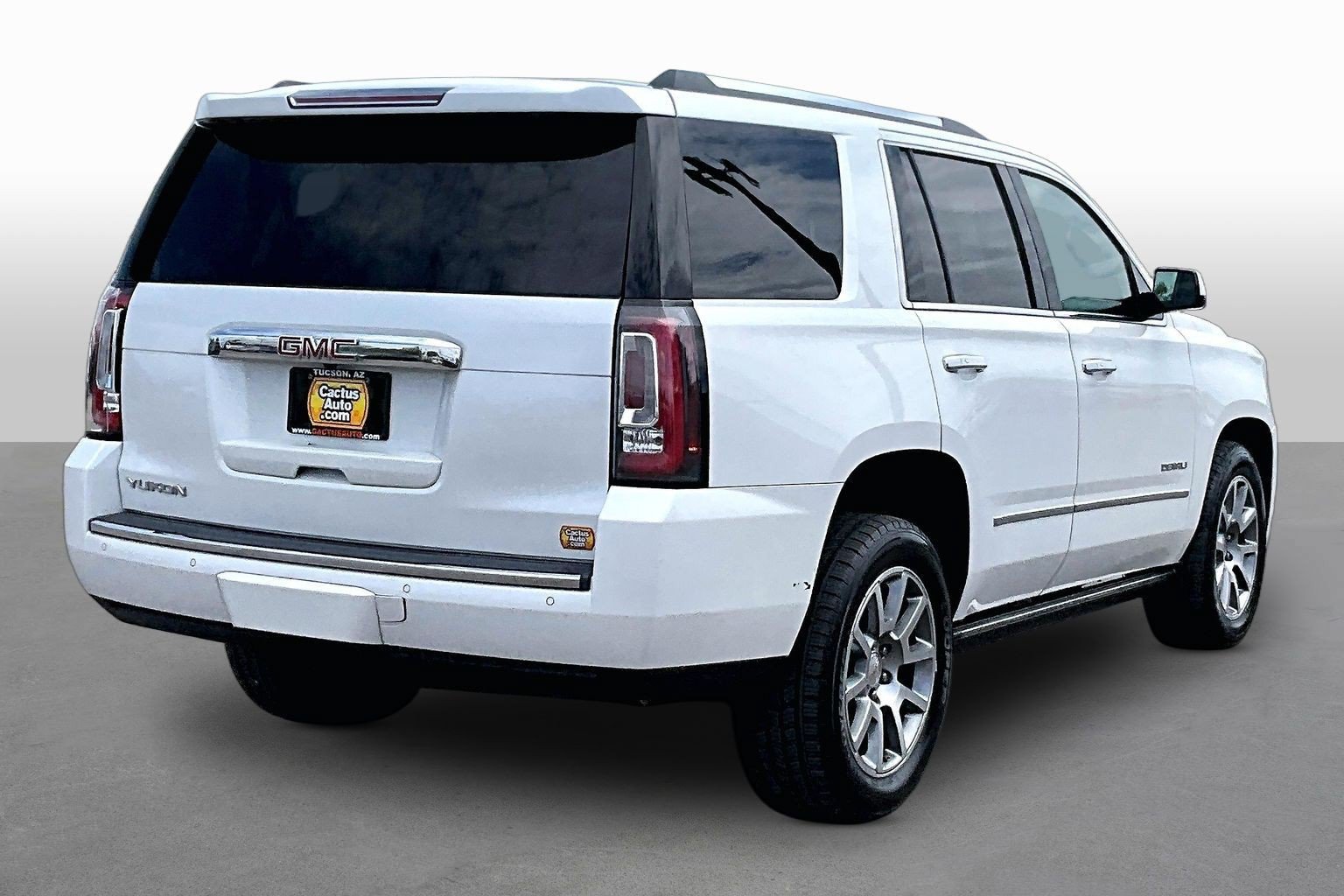 Used 2016 GMC Yukon Denali w/ Open Road Package AWD/4WD image 2