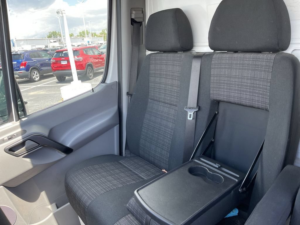Used 2016 Mercedes-Benz Sprinter 3500 image 19