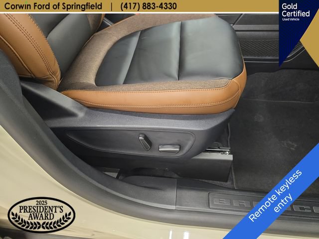 Certified 2025 Ford Bronco Sport Outer Banks w/ Outer Banks Tech Package+ AWD/4WD image 11