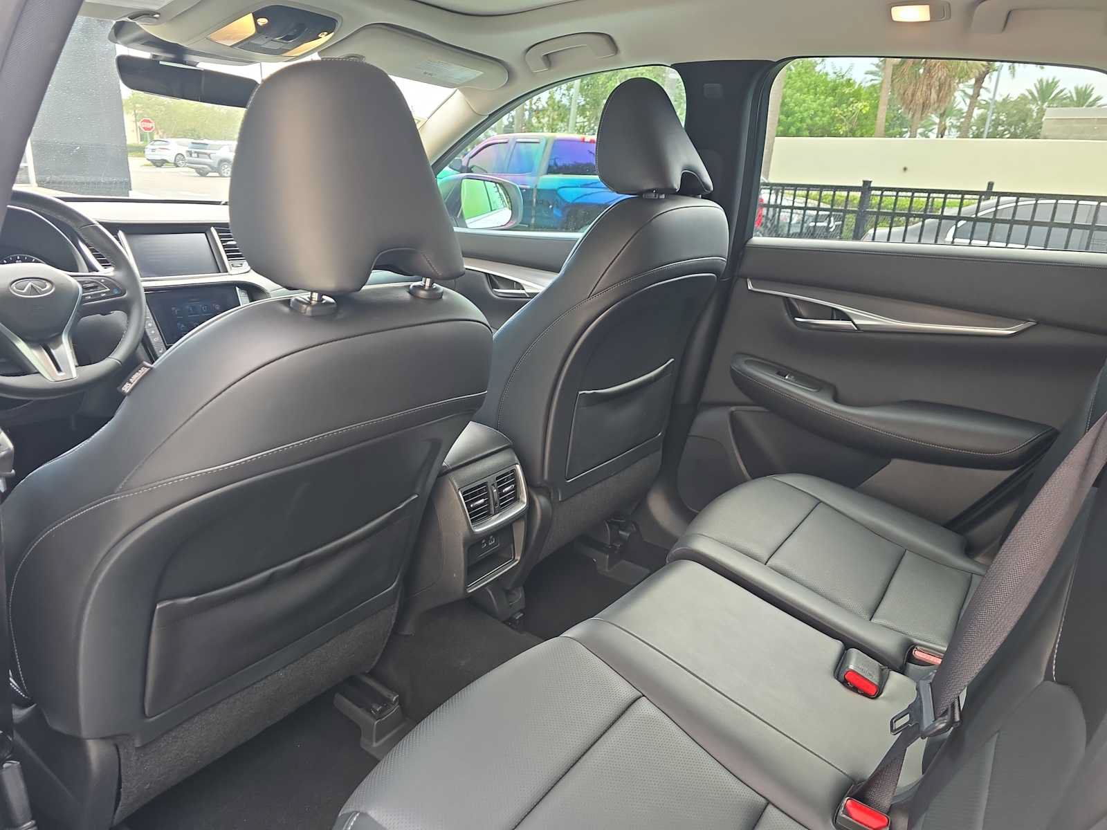 Used 2023 INFINITI QX50 Luxe FWD image 10