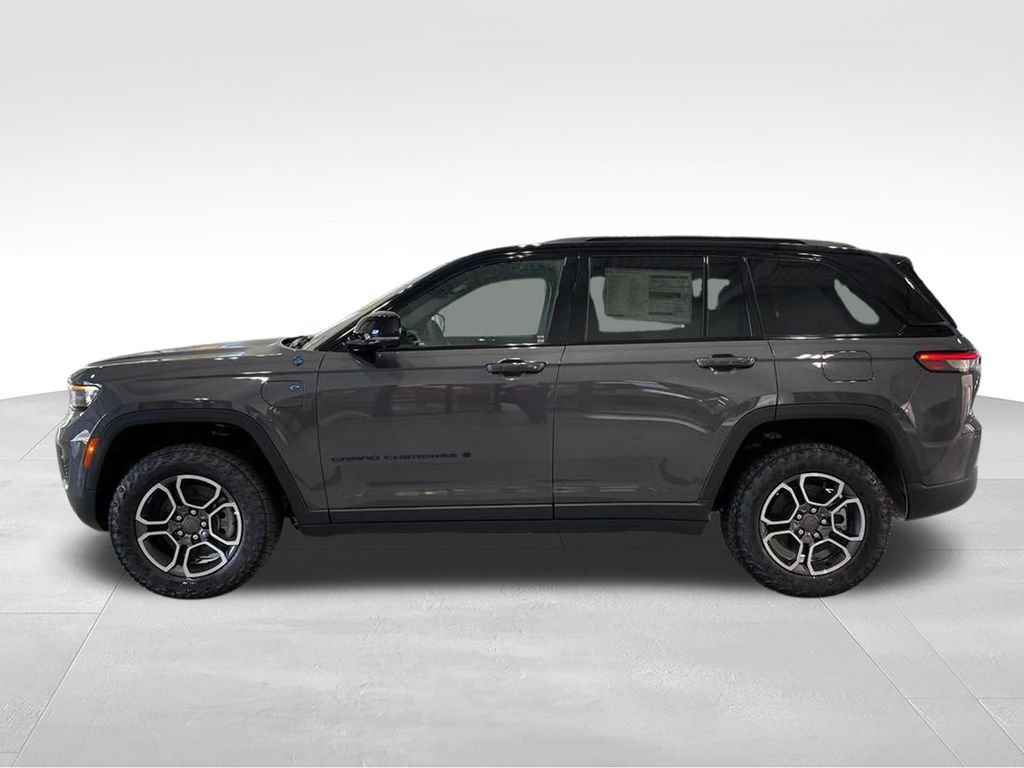 New 2024 Jeep Grand Cherokee Trailhawk w/ Advanced Protech Group II AWD/4WD image 10
