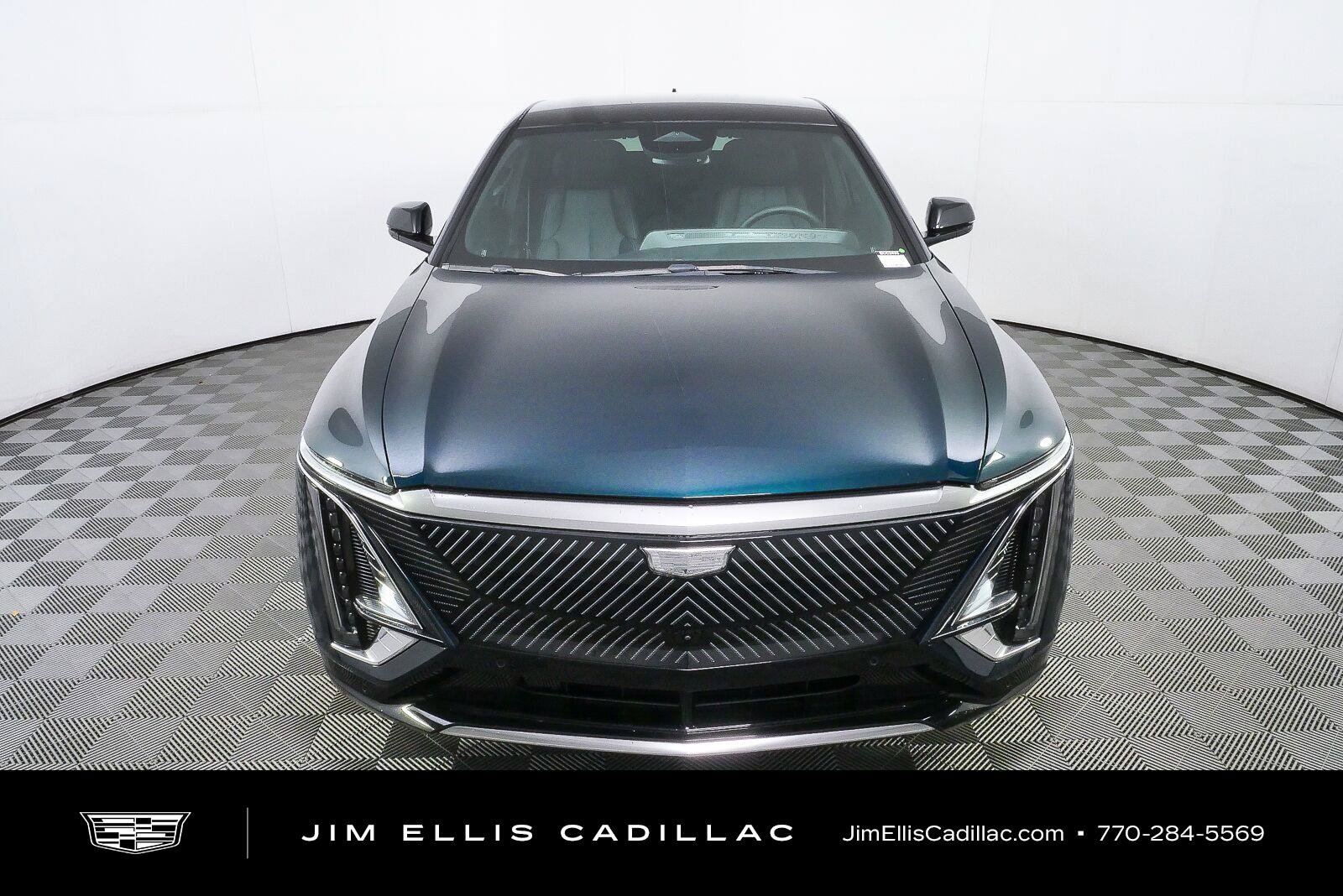 Used 2025 Cadillac Lyriq Luxury AWD/4WD image 32