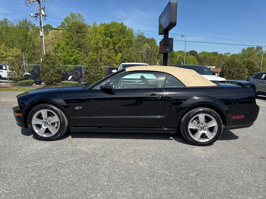 Used 2006 Ford Mustang GT image 2