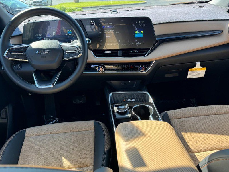 Used 2026 Chevrolet Equinox ACTIV AWD/4WD image 11