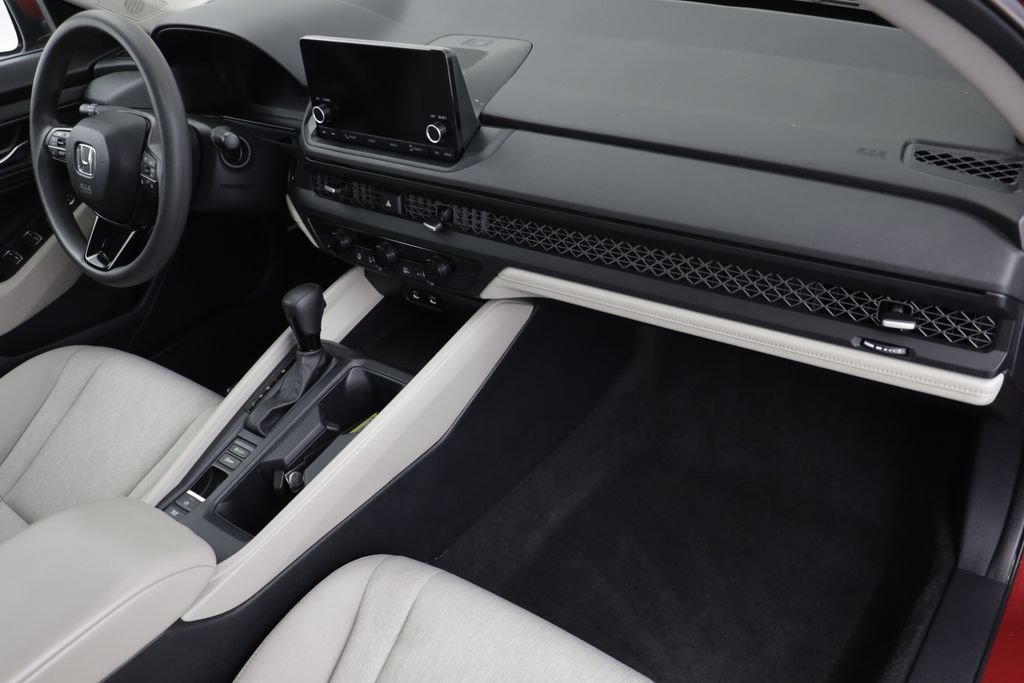 Used 2023 Honda Accord EX image 19