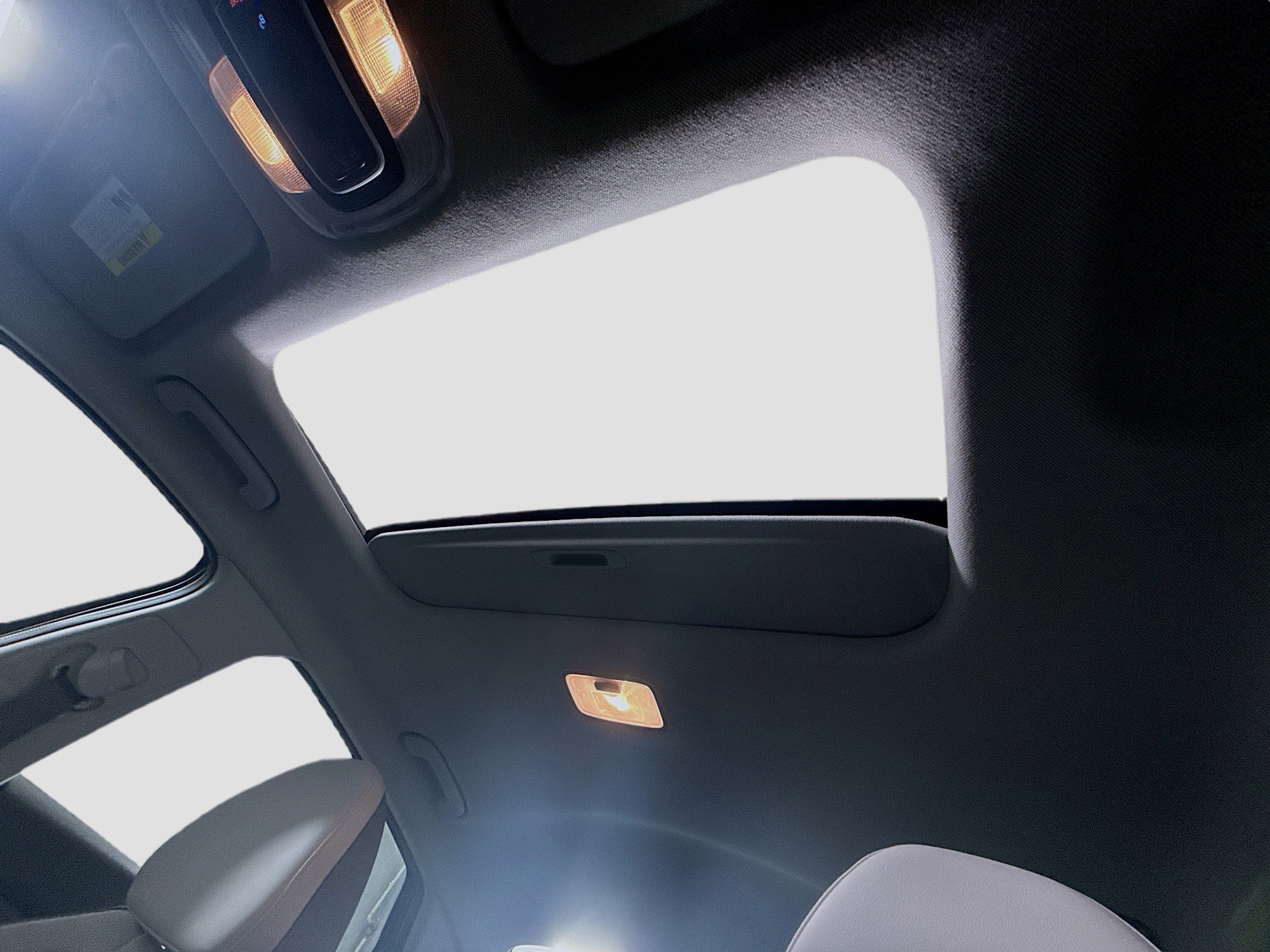 Used 2025 Hyundai Elantra Limited image 41