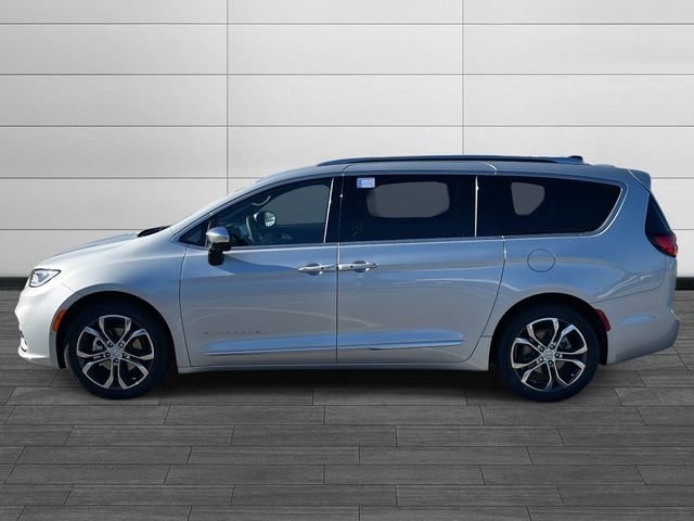 New 2026 Chrysler Pacifica Pinnacle w/ Trailer Tow Group FWD image 6