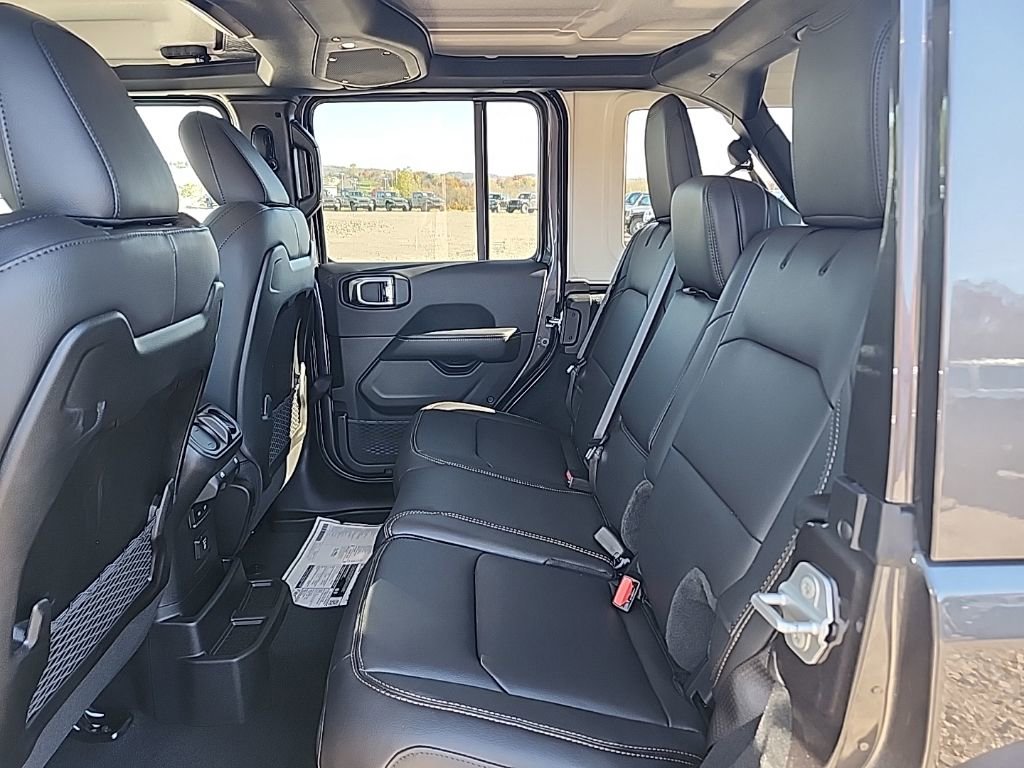 New 2026 Jeep Wrangler Unlimited Sahara AWD/4WD image 20