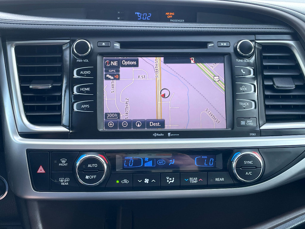 Used 2015 Toyota Highlander XLE AWD/4WD image 16