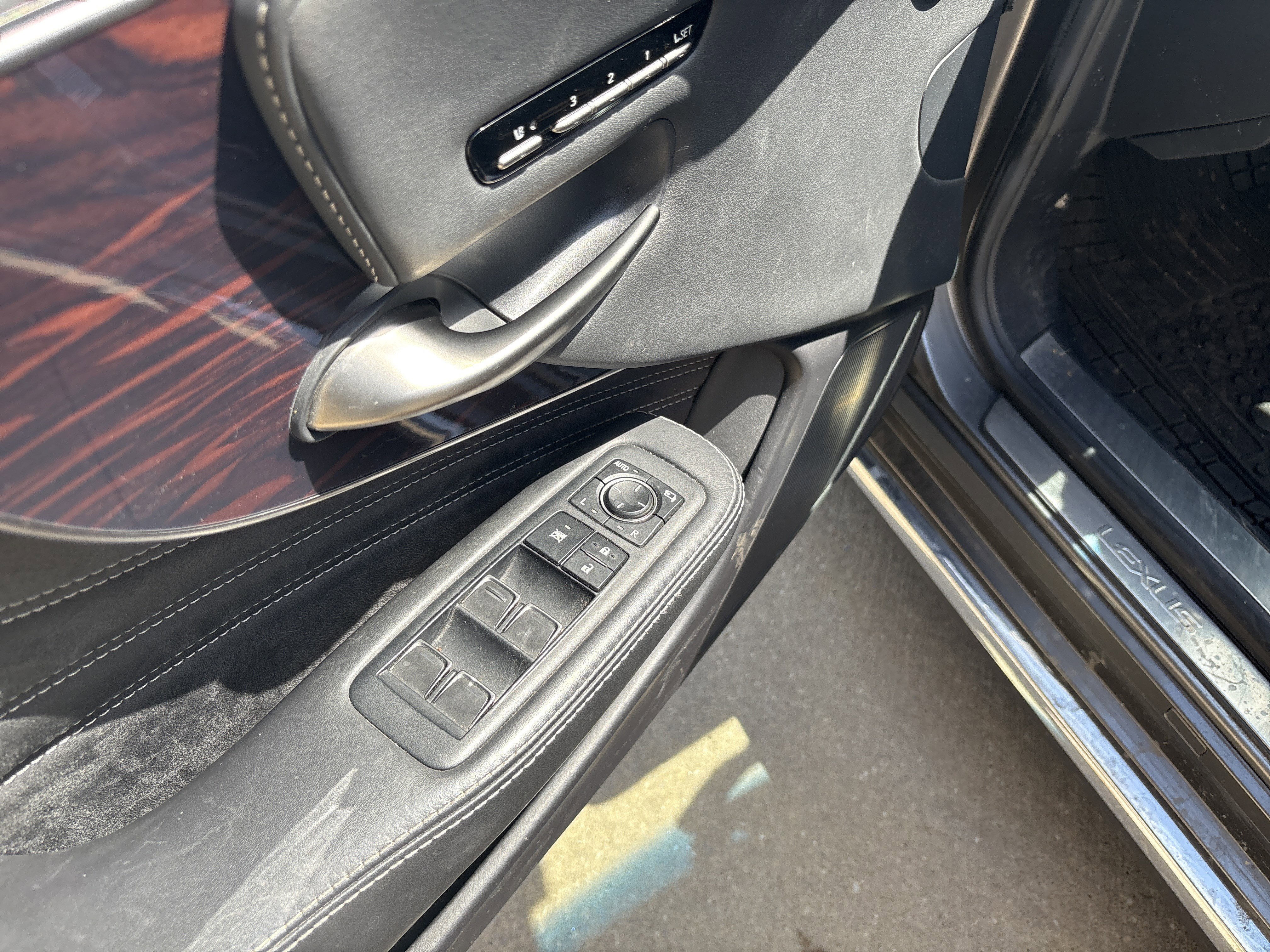 Used 2018 Lexus LS 500 AWD w/ Interior Upgrade Package image 15