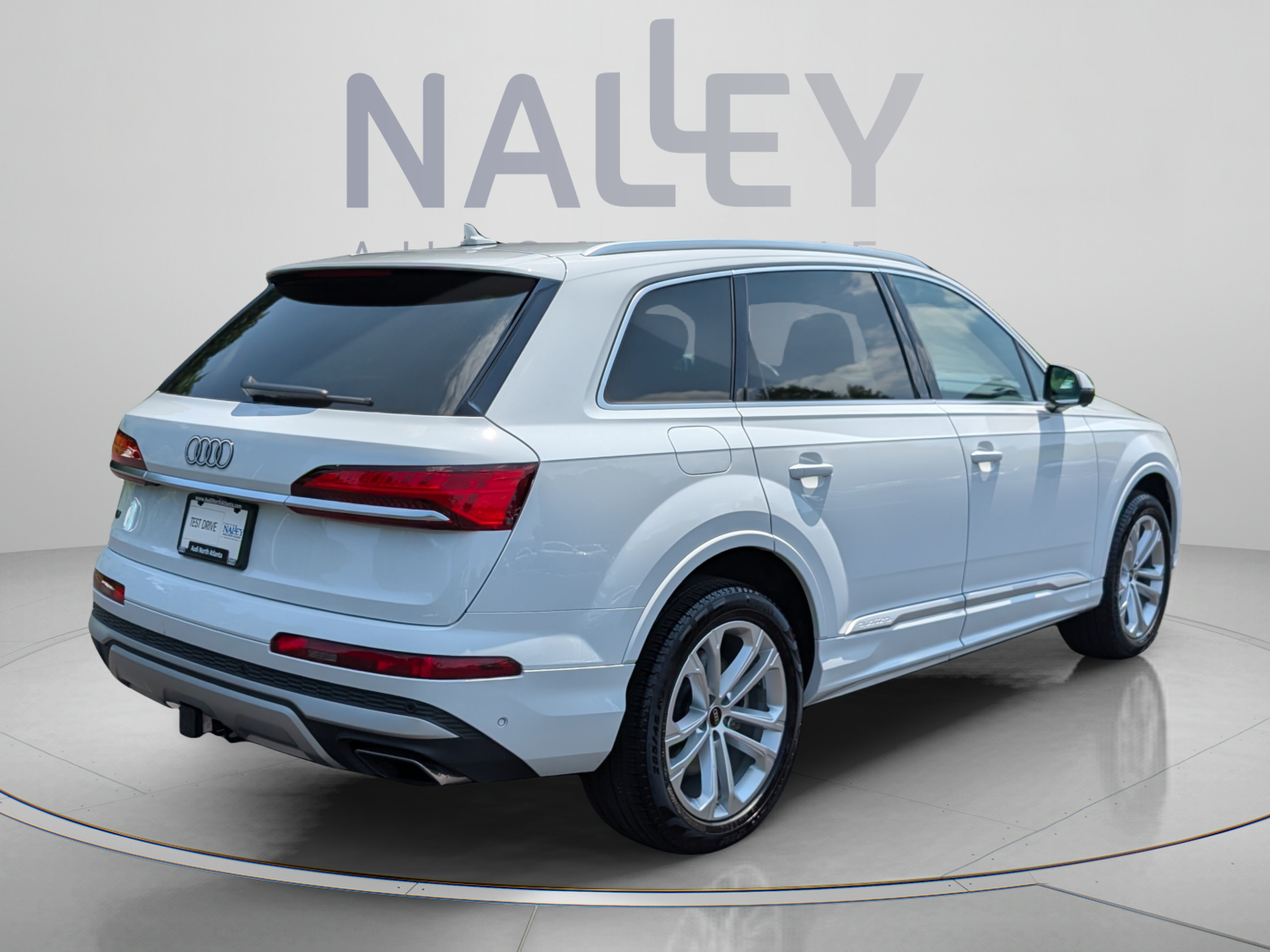 Used 2025 Audi Q7 3.0T Premium AWD/4WD image 5