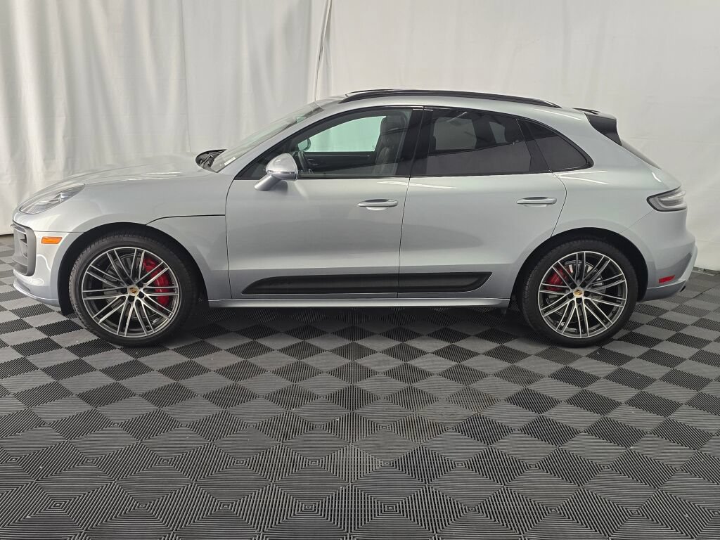 Certified 2024 Porsche Macan GTS w/ Premium Plus Package AWD/4WD image 2