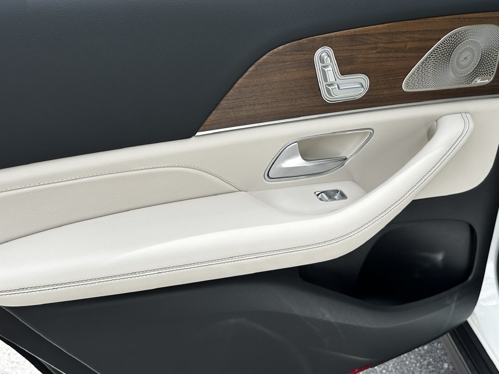 New 2026 Mercedes-Benz GLS 450 4MATIC image 24