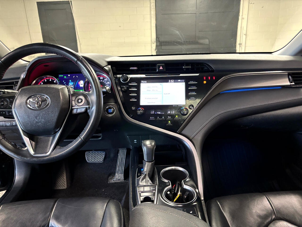 Used 2019 Toyota Camry XSE image 14