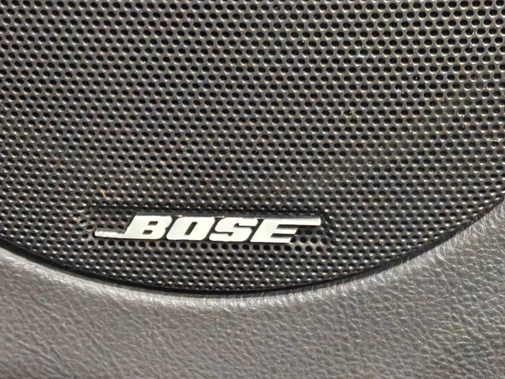 Used 2003 Chevrolet SSR w/ Preferred Equipment Group RWD image 30