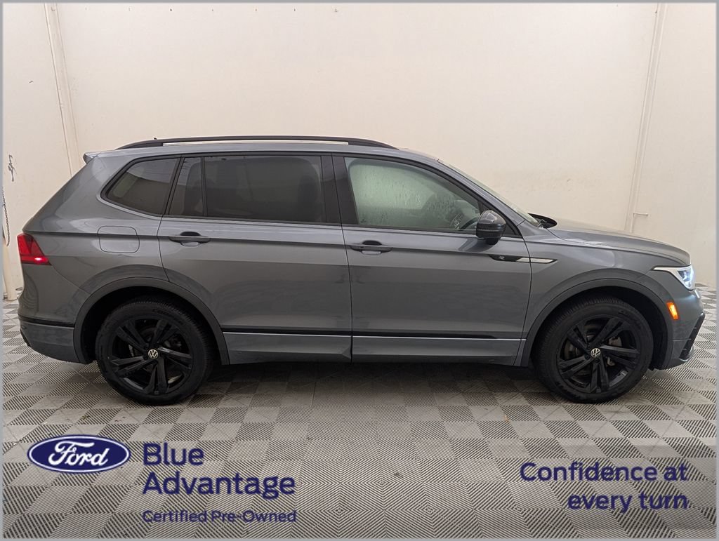 Used 2023 Volkswagen Tiguan SE R-Line FWD image 2