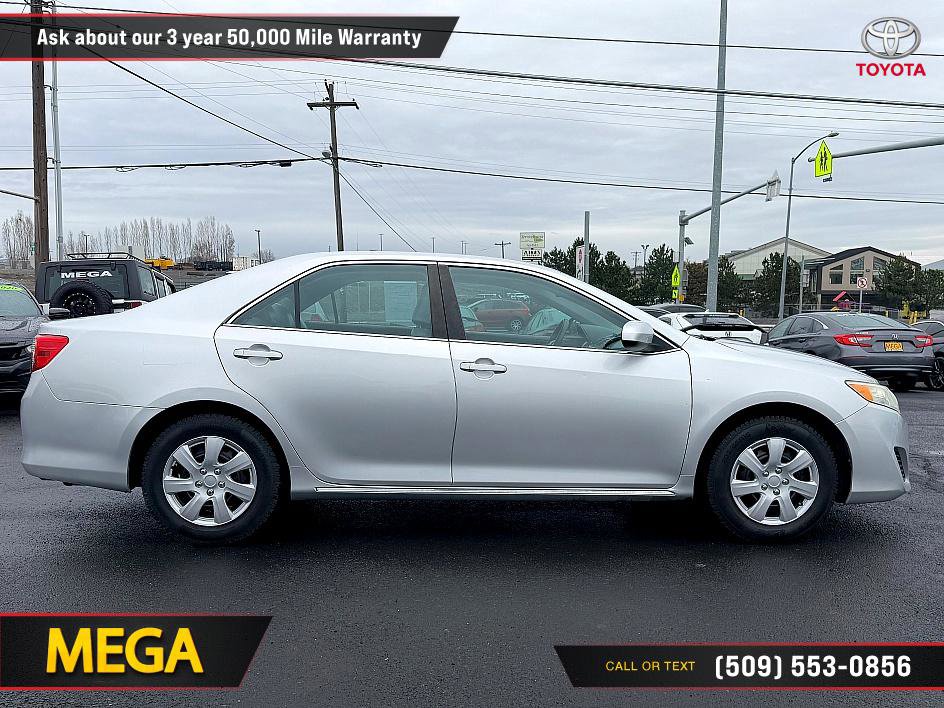 Used 2013 Toyota Camry LE image 13