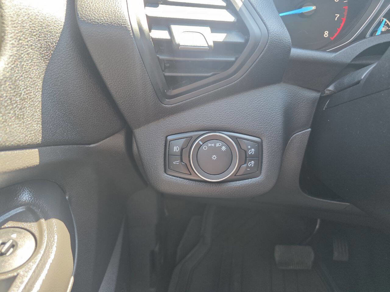 Used 2019 Ford Escape SEL AWD/4WD image 17