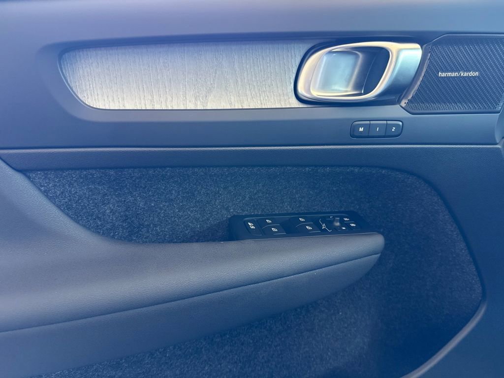 New 2026 Volvo XC40 B5 Ultra w/ Climate Package image 10