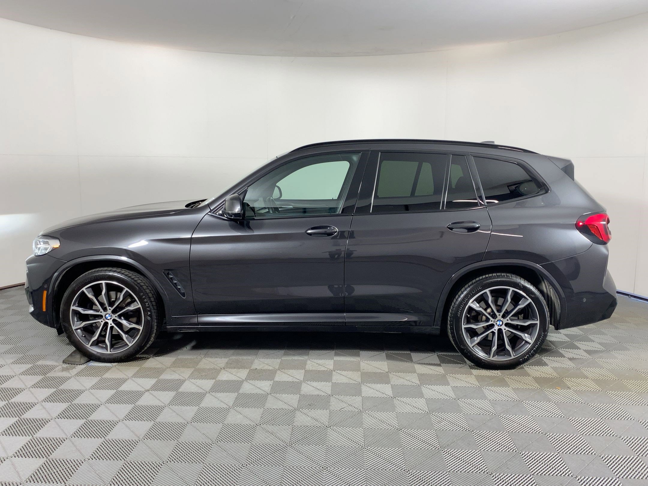 Certified 2024 BMW X3 sDrive30i w/ M Sport Package image 2
