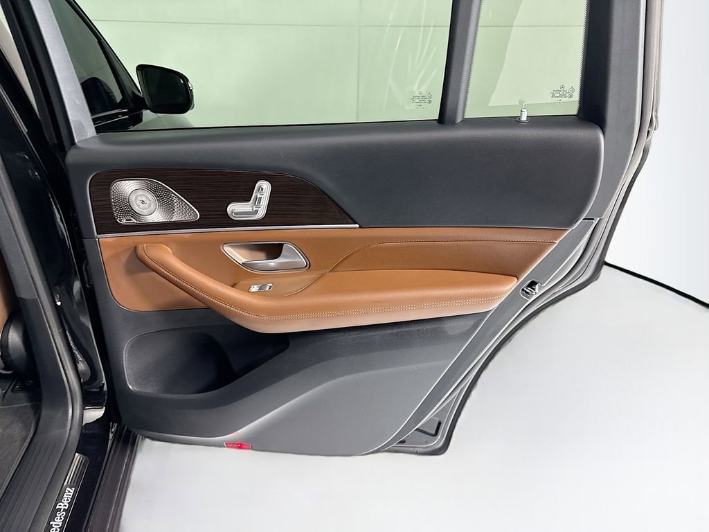Used 2025 Mercedes-Benz GLS 450 4MATIC image 28