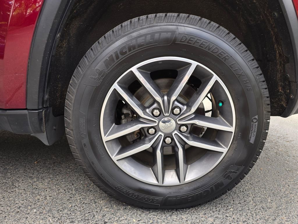 Used 2018 Jeep Grand Cherokee Limited AWD/4WD image 6