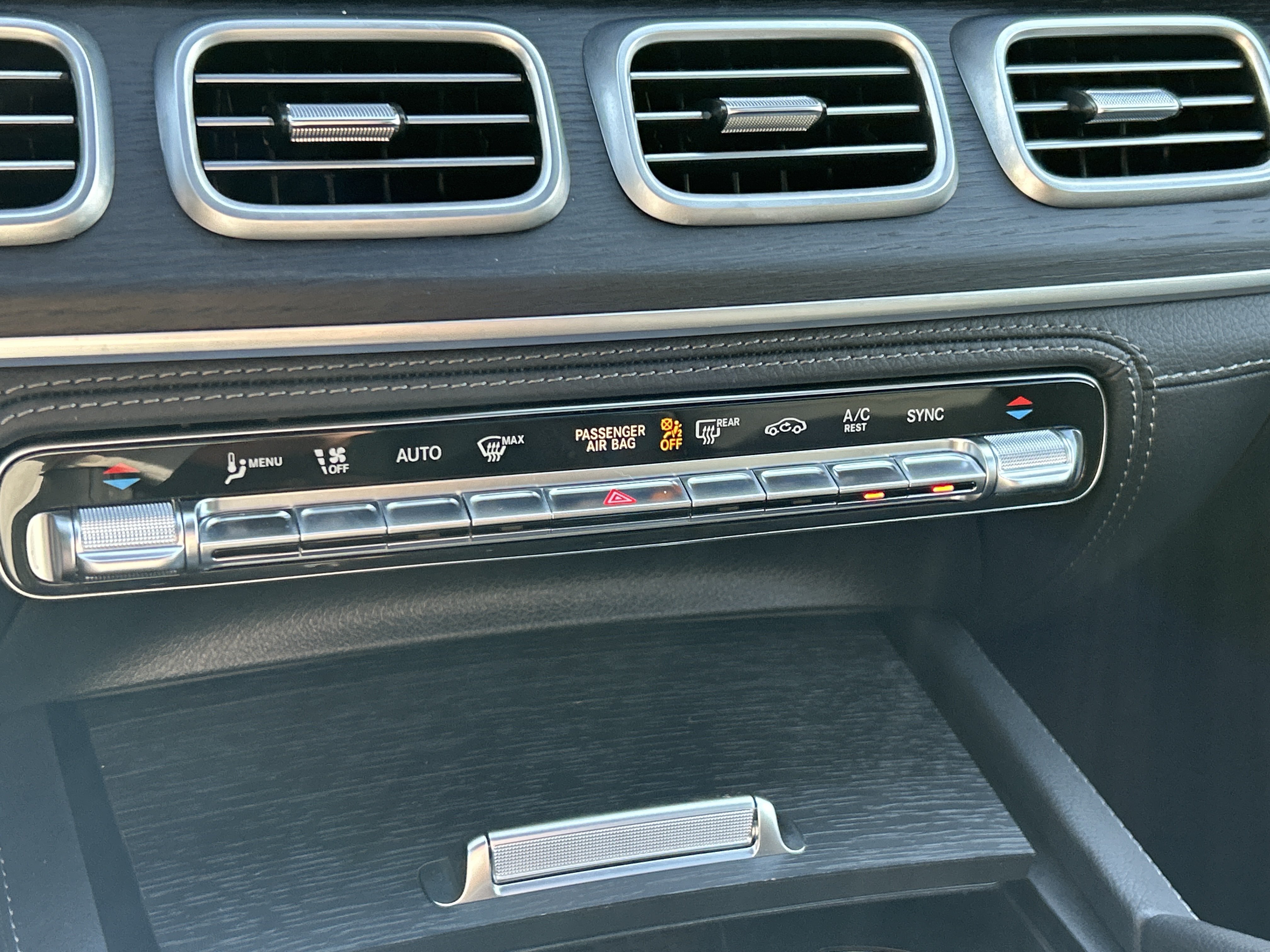 Certified 2025 Mercedes-Benz GLE 580 4MATIC image 38