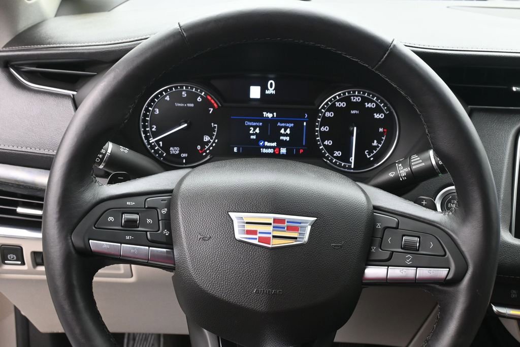 Used 2022 Cadillac XT4 Premium Luxury w/ Enhanced Visibility Package AWD/4WD image 9