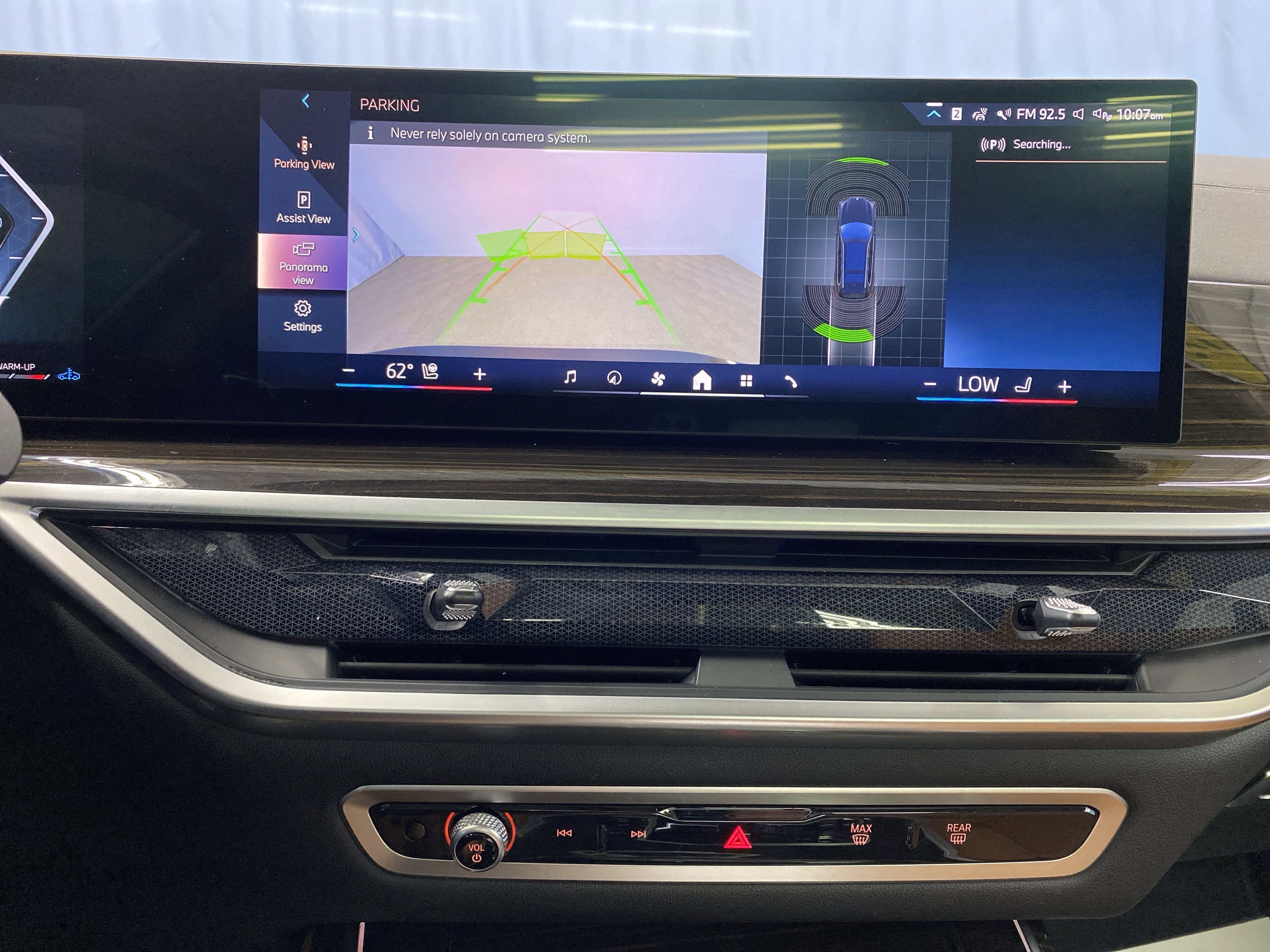 Used 2024 BMW X7 xDrive40i w/ Premium Package image 12