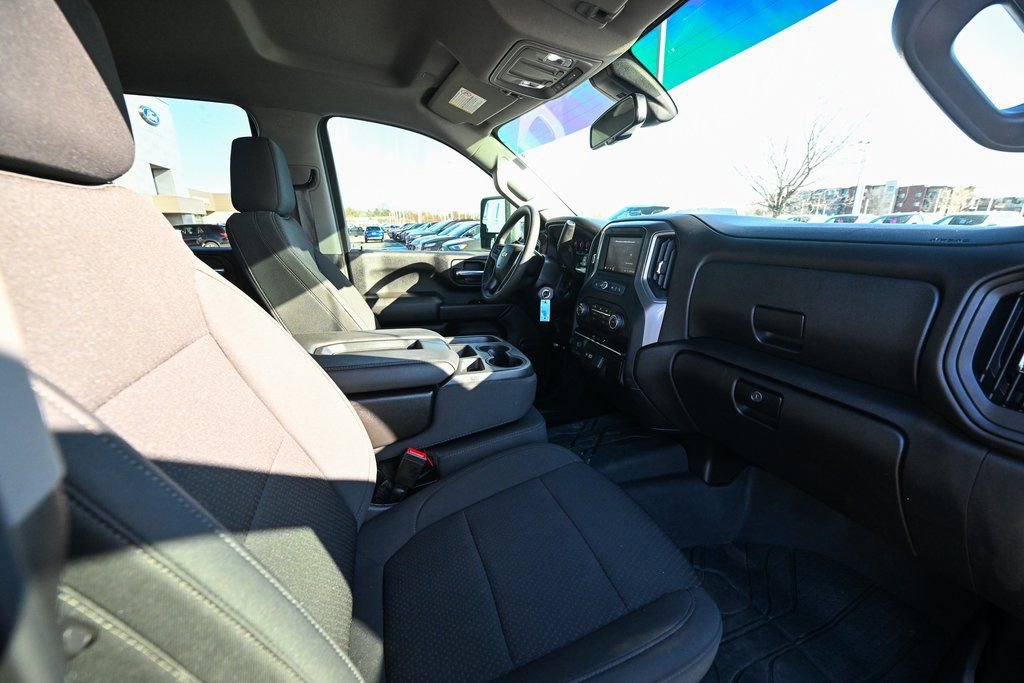 Used 2022 Chevrolet Silverado 2500 Custom w/ Custom Value Package image 23