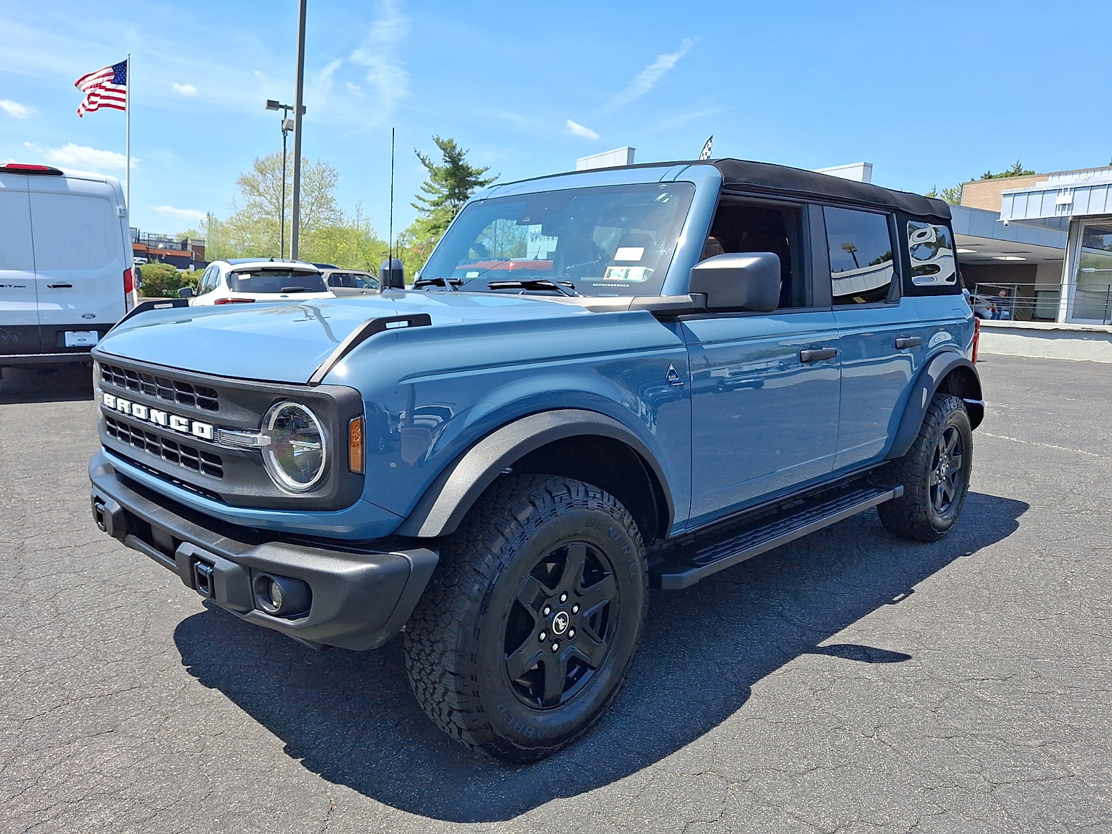 Certified 2022 Ford Bronco Black Diamond image 3
