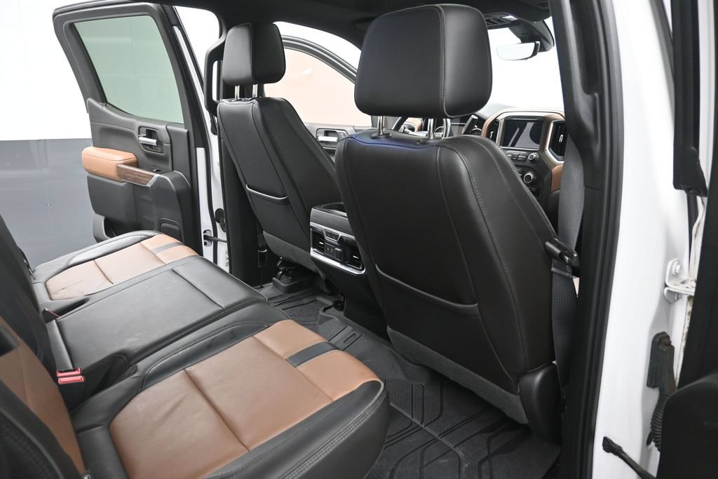 Used 2019 Chevrolet Silverado 1500 High Country w/ Technology Package AWD/4WD image 10