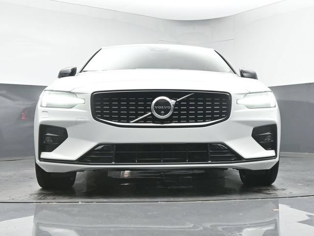 Used 2025 Volvo S60 B5 Plus FWD image 36