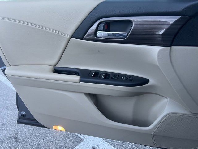 Used 2017 Honda Accord Base image 20