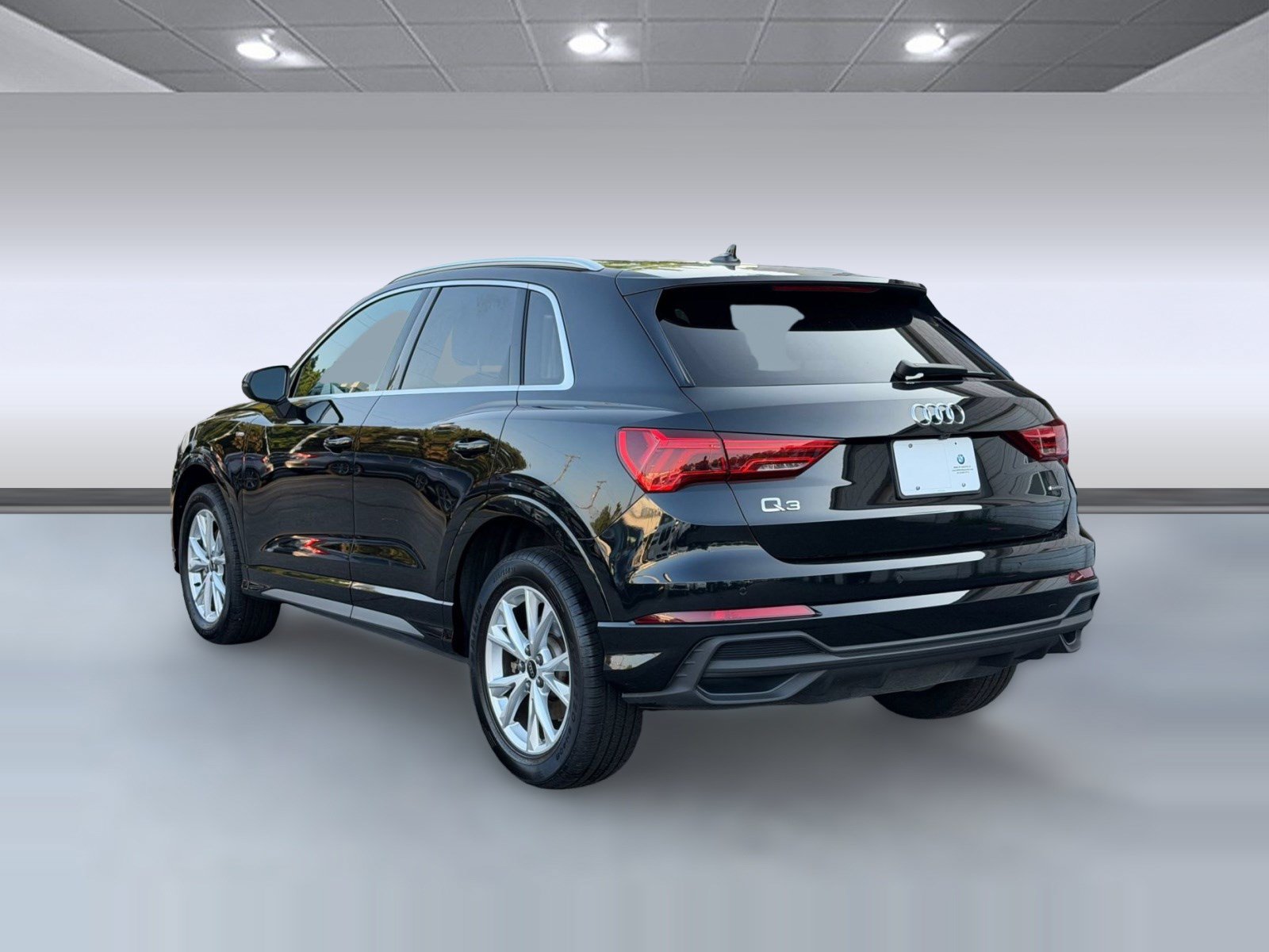 Used 2025 Audi Q3 2.0T Premium AWD/4WD image 3