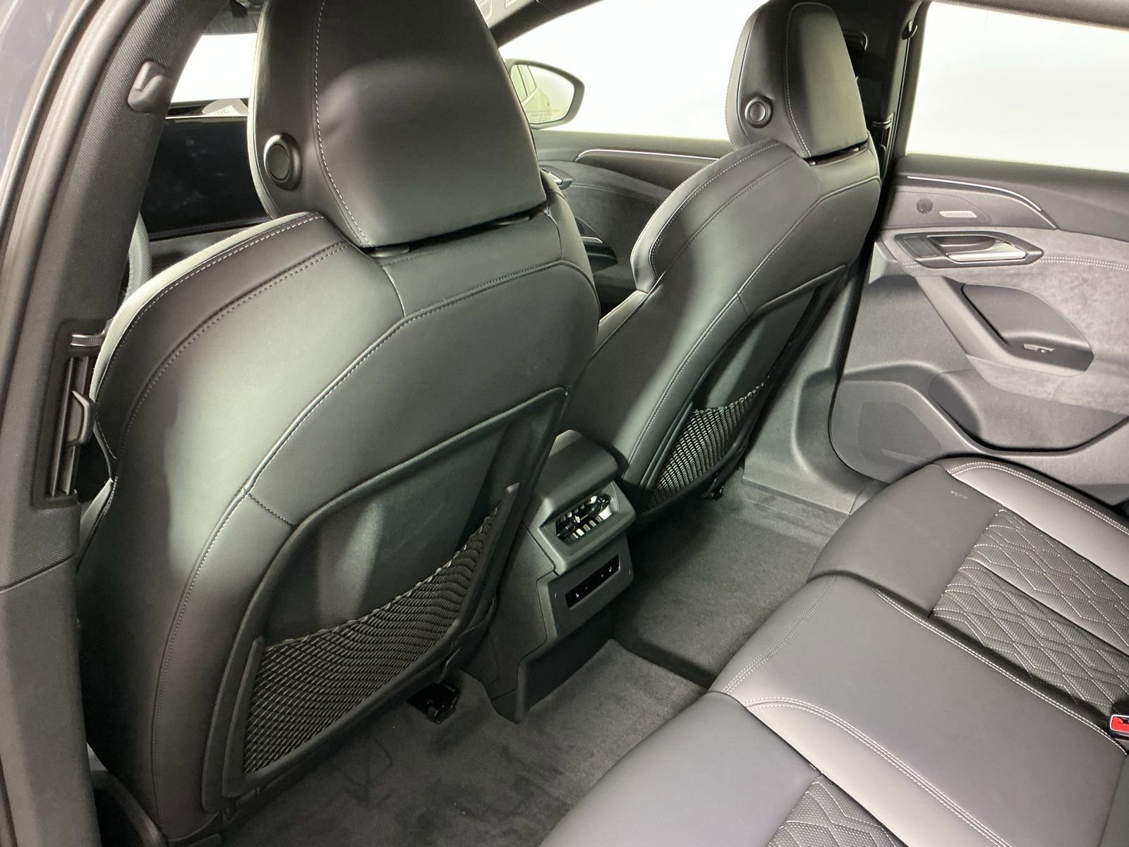 New 2025 Audi S6 e-tron Premium Plus AWD/4WD image 21