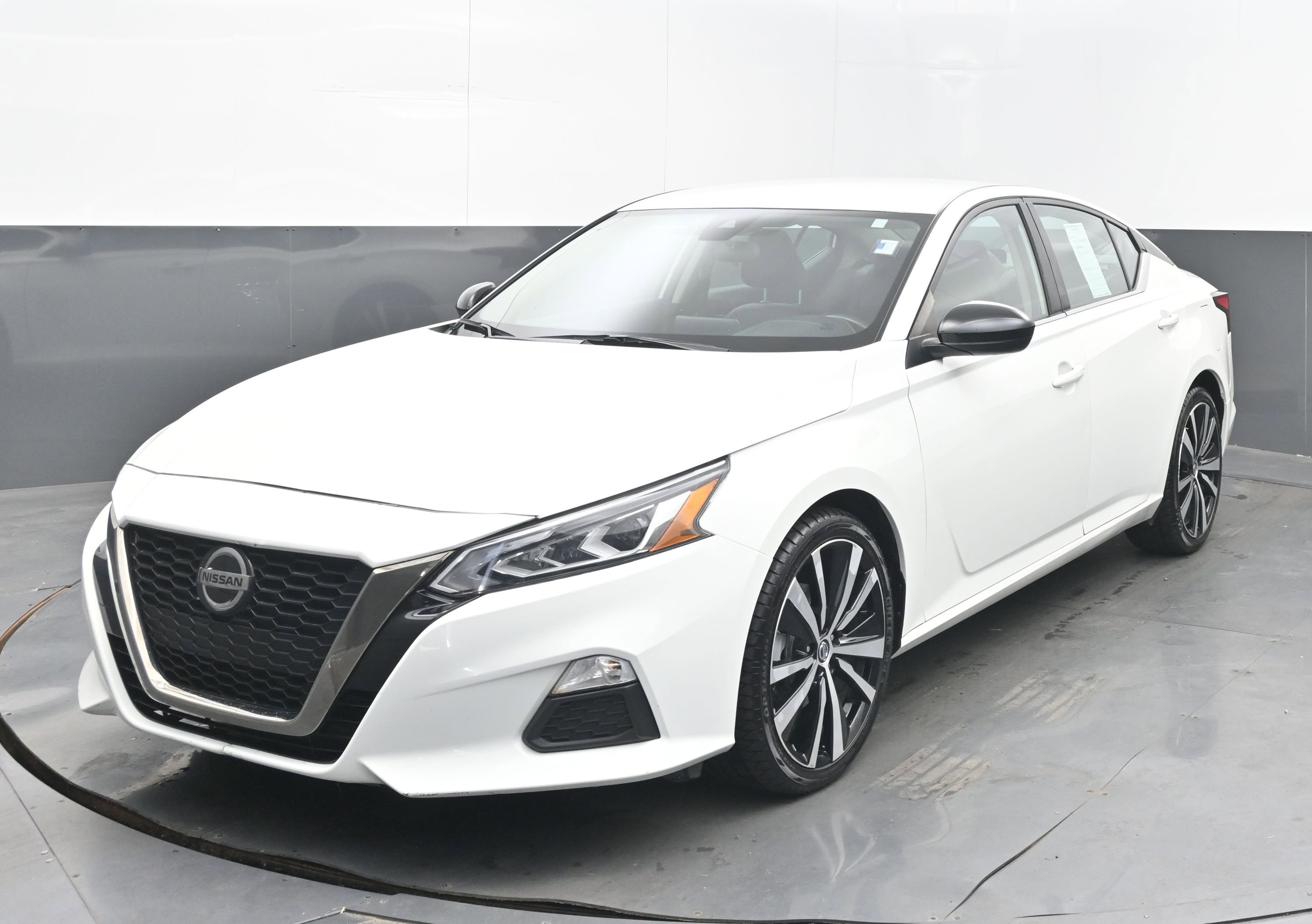 Used 2022 Nissan Altima 2.5 SR image 3