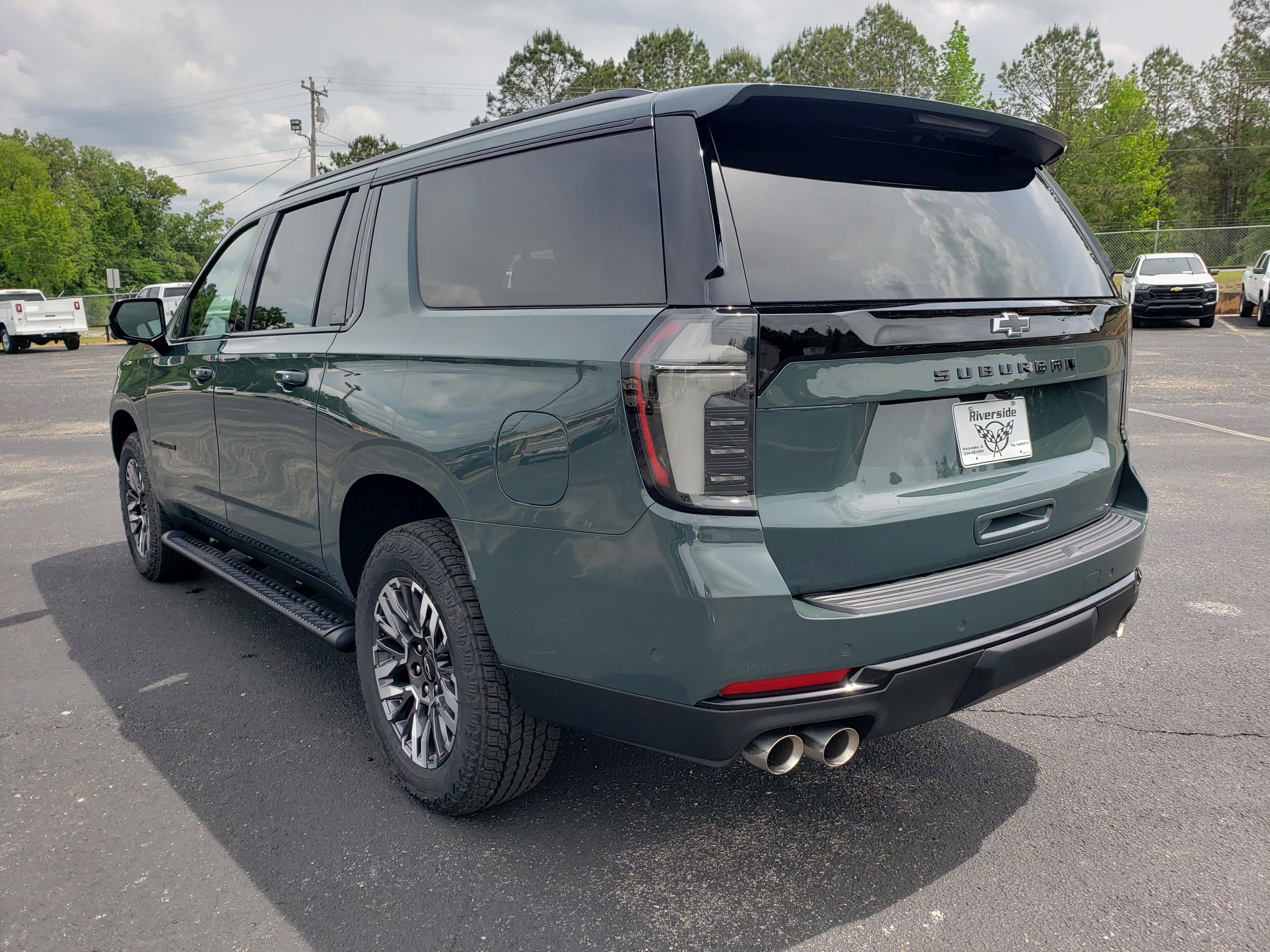 New 2026 Chevrolet Suburban Z71 w/ Comfort Package AWD/4WD image 4