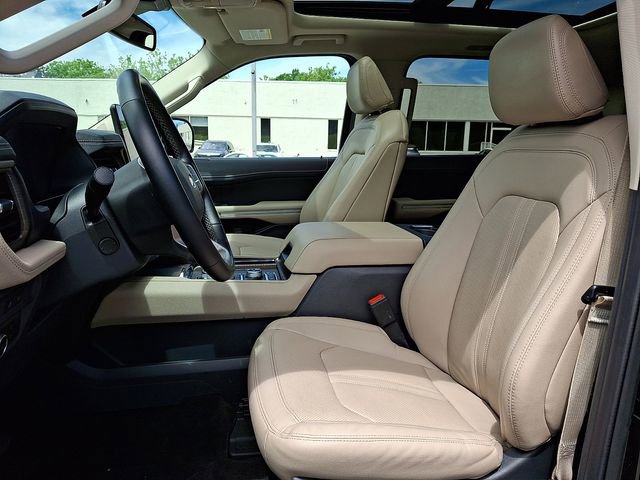 Used 2022 Ford Expedition Max Limited AWD/4WD image 16