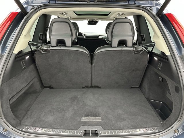 Used 2020 Volvo XC90 T5 Momentum image 25