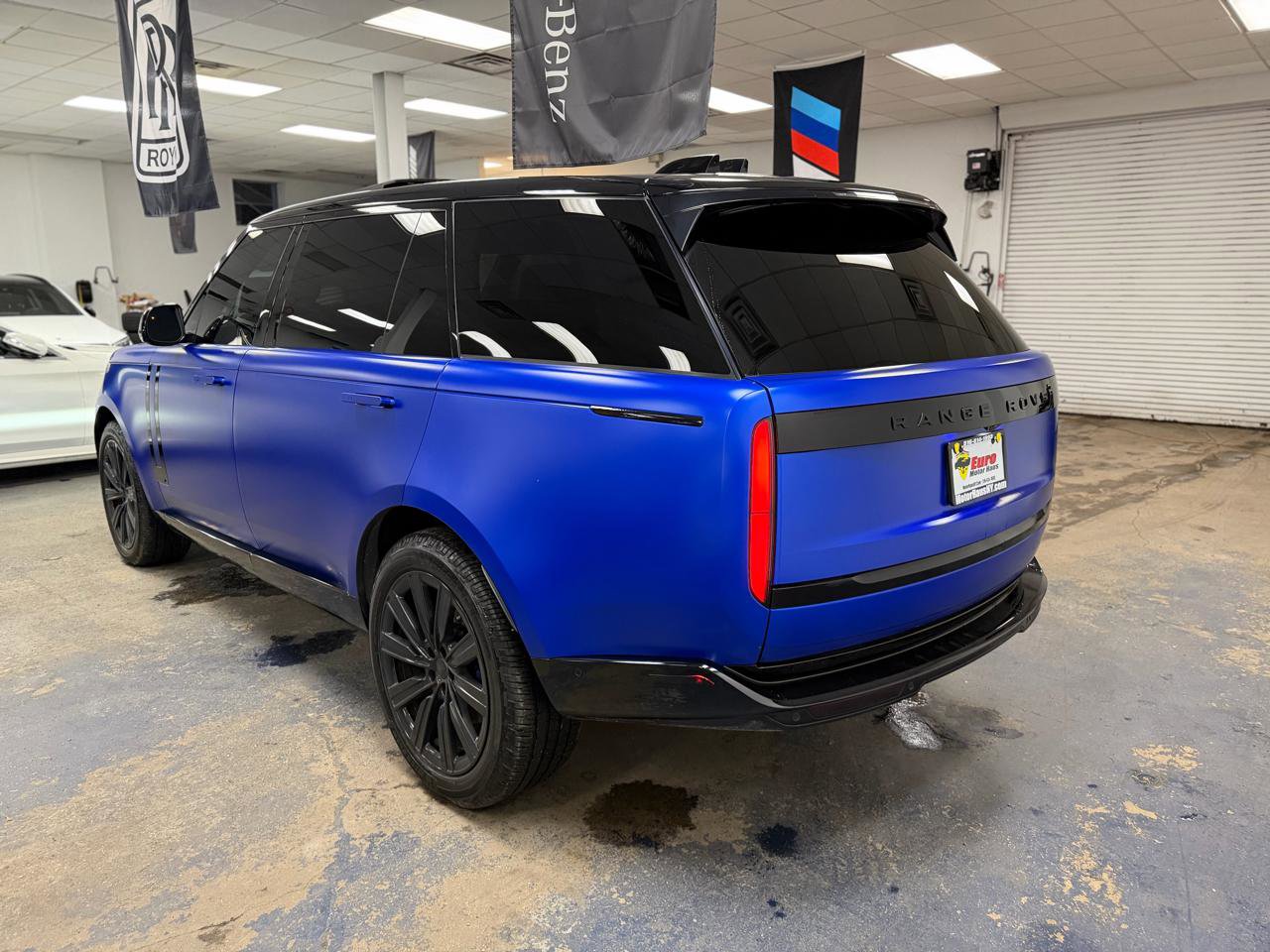 Used 2023 Land Rover Range Rover Long Wheelbase Autobiography image 8