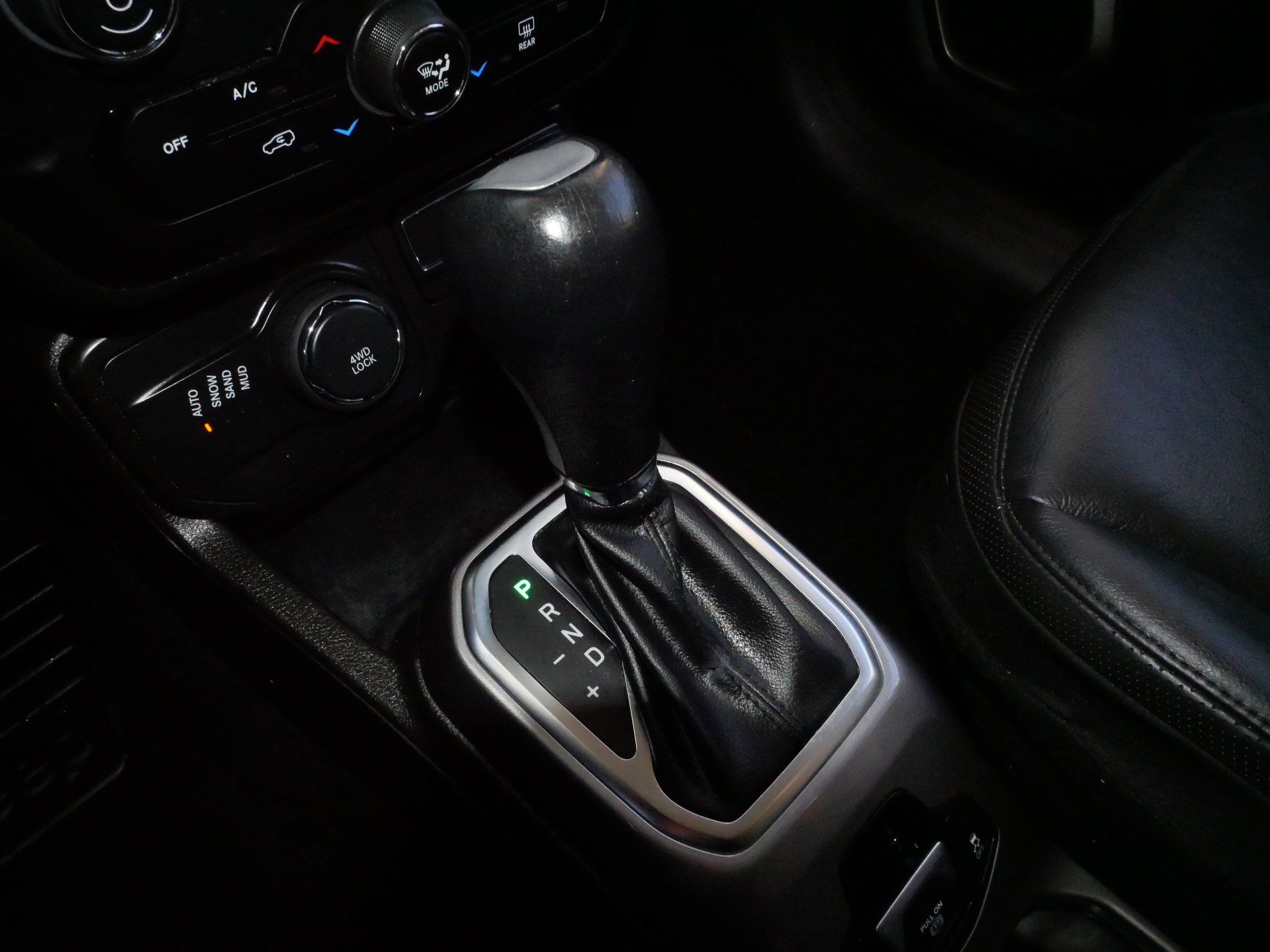 Used 2022 Jeep Renegade Limited image 24