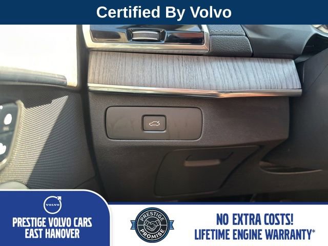 Certified 2024 Volvo XC90 B6 Ultimate w/ Protection Package Premier image 32
