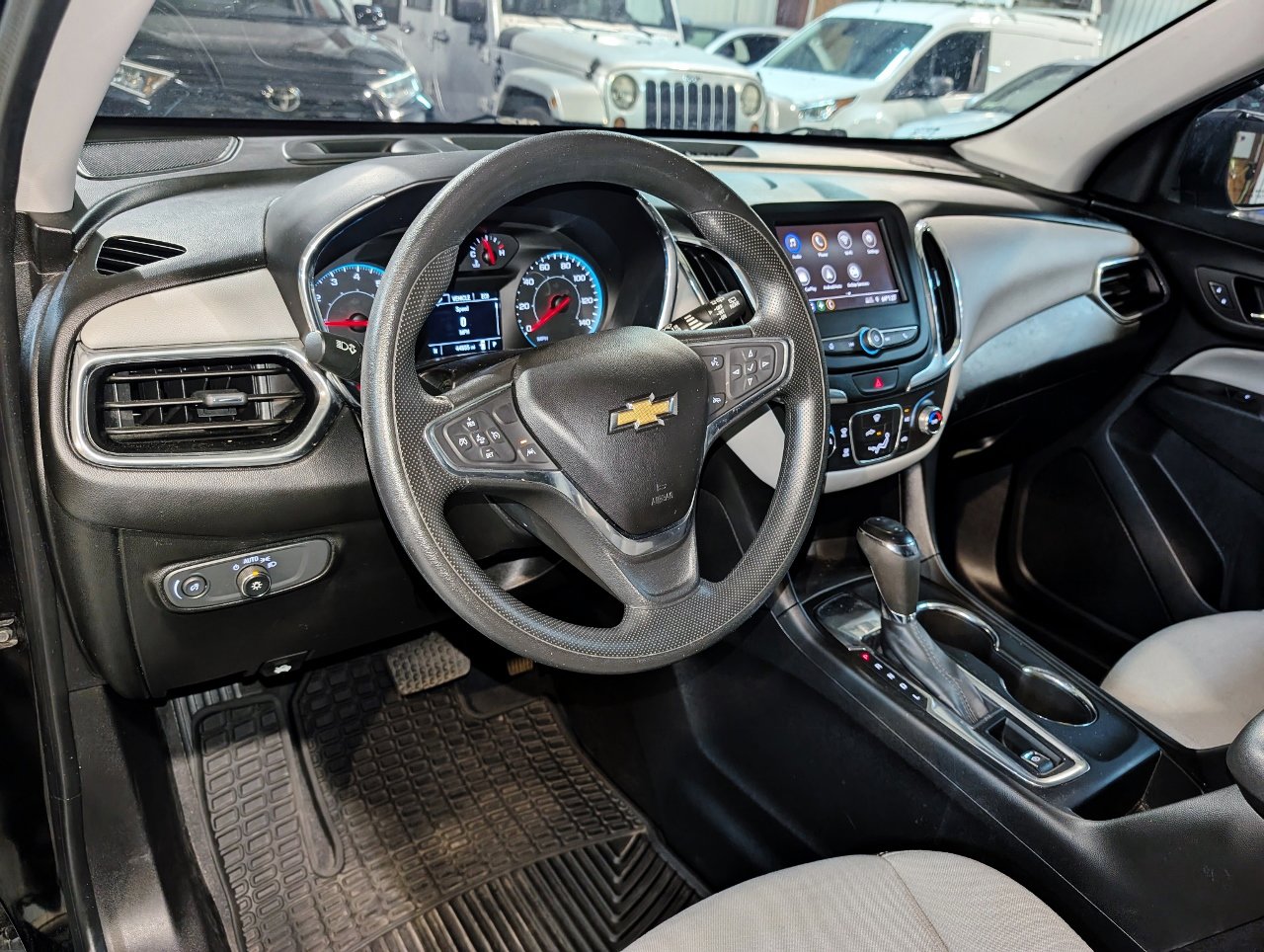 Used 2020 Chevrolet Equinox LS image 15