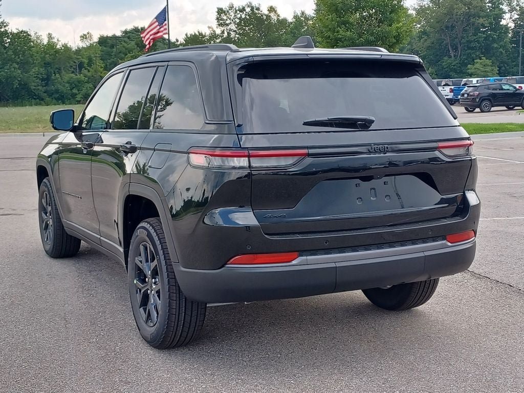 New 2026 Jeep Grand Cherokee Altitude AWD/4WD image 3