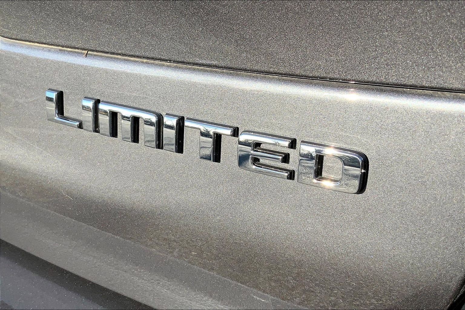 Certified 2023 Jeep Grand Cherokee L Limited w/ Trailer Tow Group (B) image 9