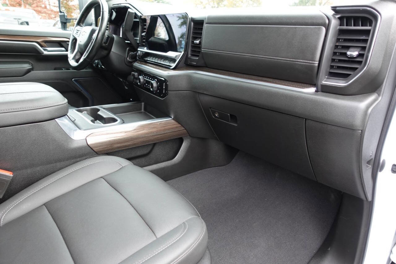 Used 2024 Chevrolet Silverado 2500 LT w/ All Star Edition image 40