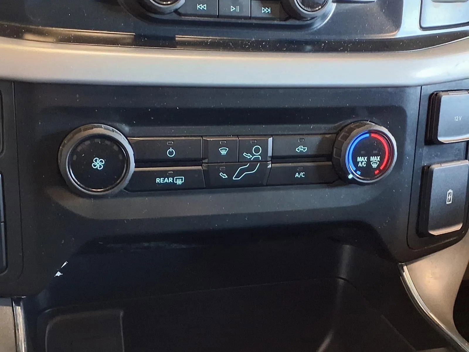 Used 2022 Ford F150 XLT w/ Trailer Tow Package AWD/4WD image 20